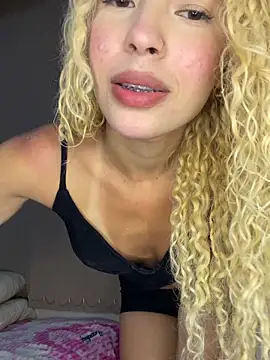 loirinha atrevida online show from April 21, 2026, 1:42 am