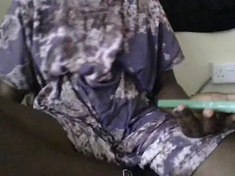 Snapshot of Glady25_ chatting on March 6, 2026, 10:54 am Glady25 online show from March 6, 2026, 10:54 am