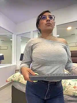 Snapshot of Melie_me chatting on March 5, 2026, 11:07 am Melie me online show from March 5, 2026, 11:07 am