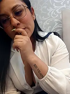 Snapshot of Melie_me chatting on March 17, 2026, 11:02 am Melie me online show from March 17, 2026, 11:02 am