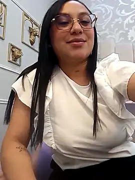 Snapshot of Melie_me chatting on April 7, 2026, 11:01 am Melie me online show from April 7, 2026, 11:01 am