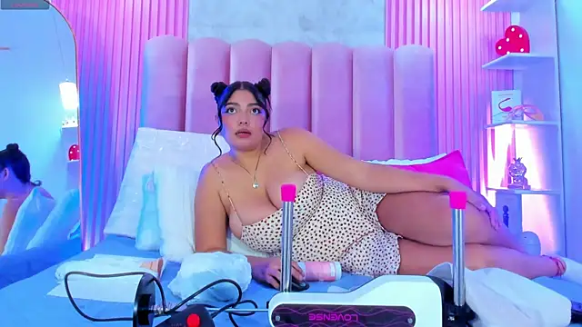 ArianaRougee online show from July 4, 2026, 5:36 am