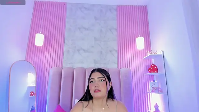 ArianaRougee online show from June 12, 2026, 4:21 am