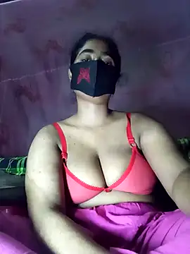 hotgirls02 online show from April 19, 2026, 4:30 pm