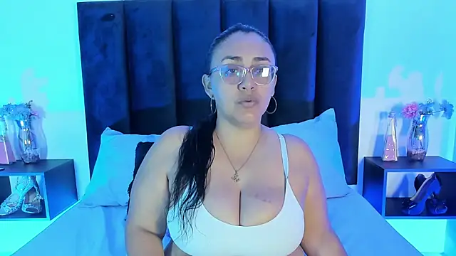 scarlet  ray  online show from April 24, 2026, 11:23 am