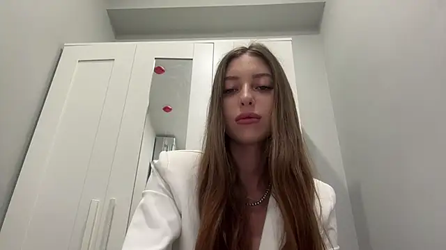 selena favn online show from March 23, 2026, 4:12 am