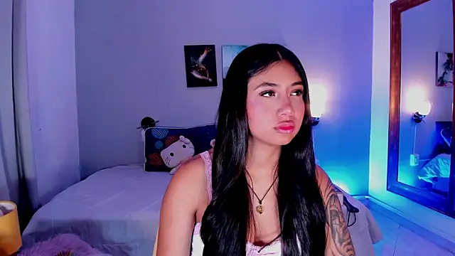 KimTaylorW online show from July 8, 2026, 2:35 am
