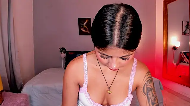KimTaylorW online show from July 1, 2026, 2:23 am