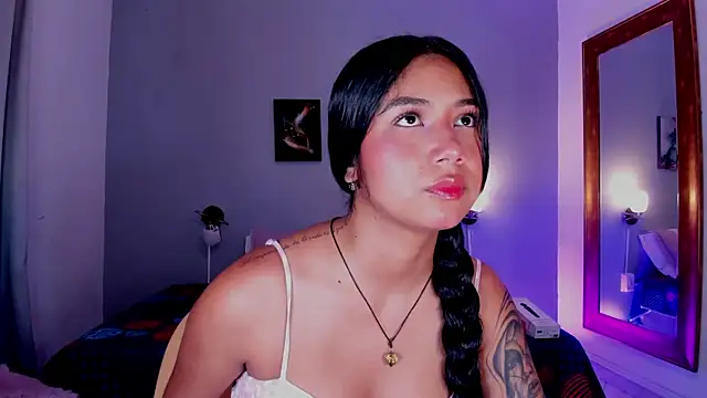 KimTaylorW online show from June 5, 2026, 2:16 am