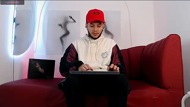 luxesmith online show from March 25, 2026, 12:11 am