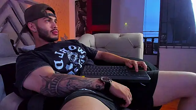 Vincentblack online show from May 16, 2026, 10:36 am