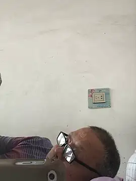 yaocaobi8 online show from April 14, 2026, 5:12 am