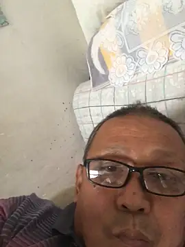 yaocaobi8 online show from April 22, 2026, 10:22 am