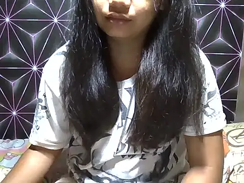 Flowerbebe online show from March 17, 2026, 6:55 pm