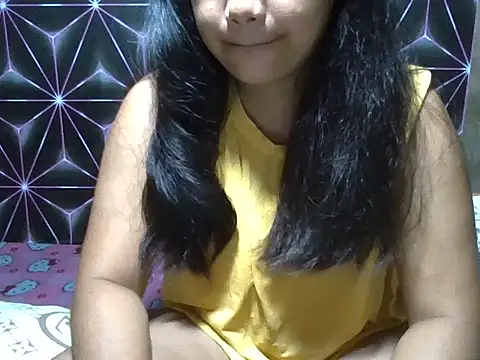 Flowerbebe online show from March 19, 2026, 8:20 pm