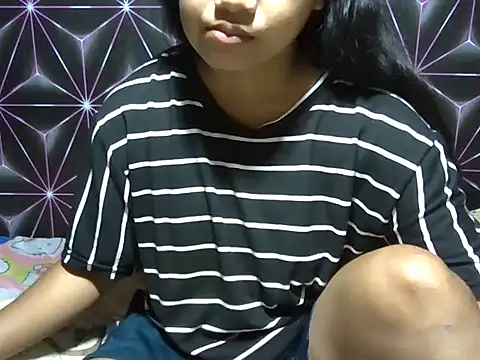 Flowerbebe online show from March 11, 2026, 6:57 pm