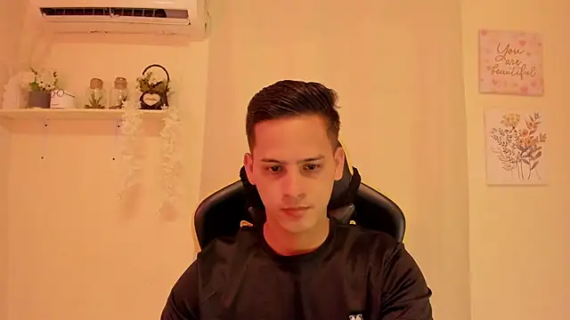 sexy andres01 online show from April 11, 2026, 2:43 pm