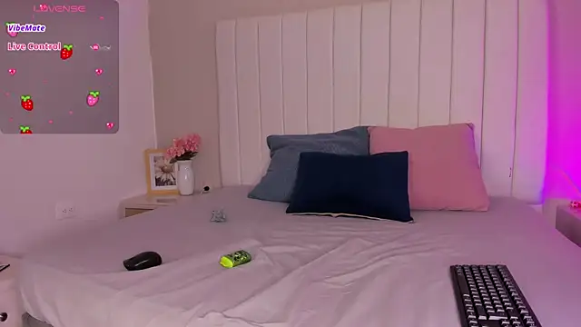 sophia walkett  online show from June 24, 2026, 2:48 pm