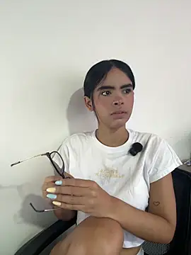 Snapshot of kitty_rousse01 chatting on March 6, 2026, 12:22 pm kitty rousse01 online show from March 6, 2026, 12:22 pm