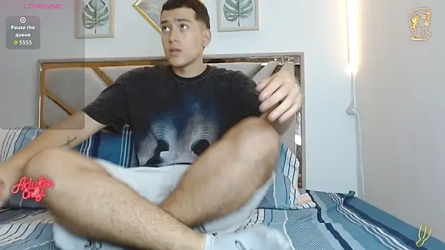 oliver   saint online show from April 12, 2026, 11:08 pm