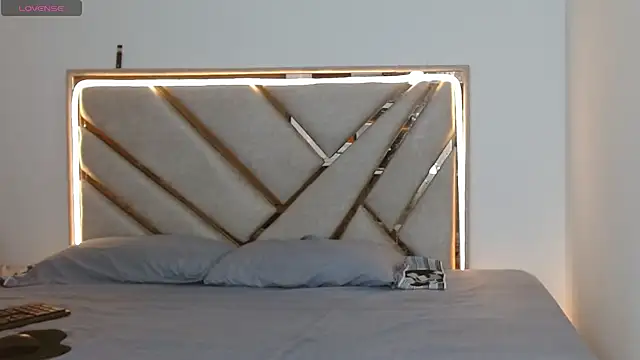 oliver   saint online show from March 20, 2026, 11:28 pm