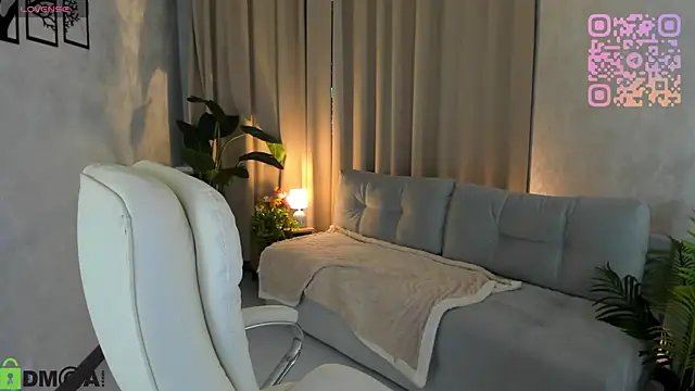 serinella  online show from May 27, 2026, 1:29 pm