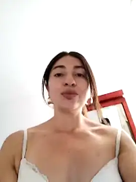 Julietaamado online show from April 26, 2026, 8:06 pm