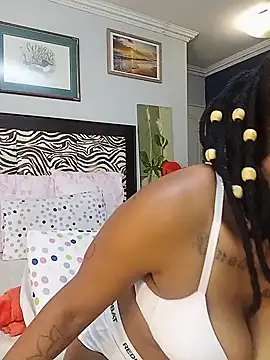 JANIELEE8XXXXX online show from April 19, 2026, 1:56 pm