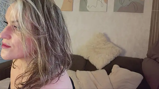 AnyutaSweety online show from April 22, 2026, 3:52 pm