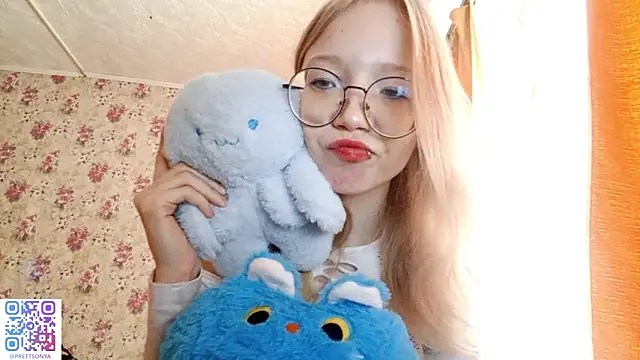 Snapshot of SoniqBliss chatting on March 10, 2026, 7:12 am SoniqBliss online show from March 10, 2026, 7:12 am