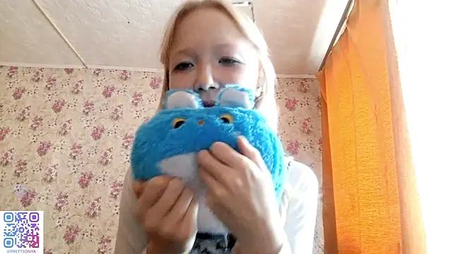 Snapshot of SoniqBliss chatting on March 11, 2026, 7:46 am SoniqBliss online show from March 11, 2026, 7:46 am