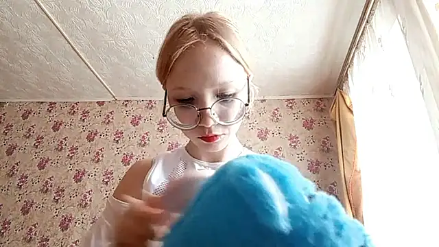 Snapshot of SoniqBliss chatting on March 4, 2026, 7:05 am SoniqBliss online show from March 4, 2026, 7:05 am