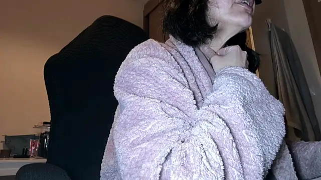 MinaMask online show from March 18, 2026, 8:10 pm