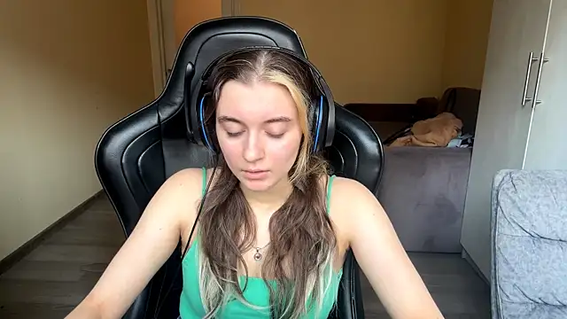 PluralPalaver online show from April 6, 2026, 11:55 am