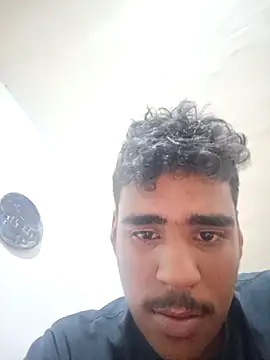 luis230436 online show from February 26, 2026, 12:43 am