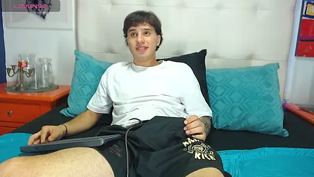 Snapshot of EXCLUSIVE8 chatting on March 21, 2026, 8:30 am EXCLUSIVE8 online show from March 21, 2026, 8:30 am