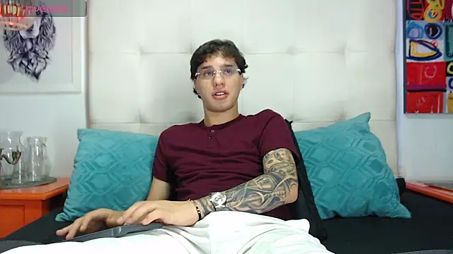 Snapshot of EXCLUSIVE8 chatting on March 25, 2026, 8:25 am EXCLUSIVE8 online show from March 25, 2026, 8:25 am