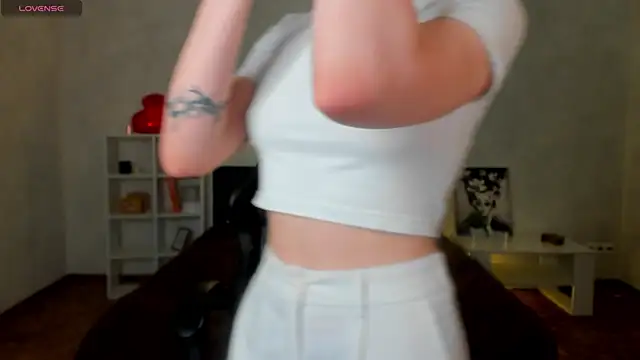 Snapshot of MellliissaDrream chatting on March 4, 2026, 1:35 am MellliissaDrream online show from March 4, 2026, 1:35 am