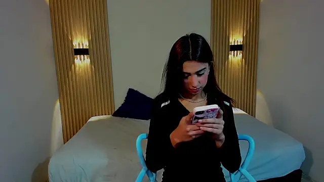 CharlotteKing8 online show from March 3, 2026, 12:01 pm