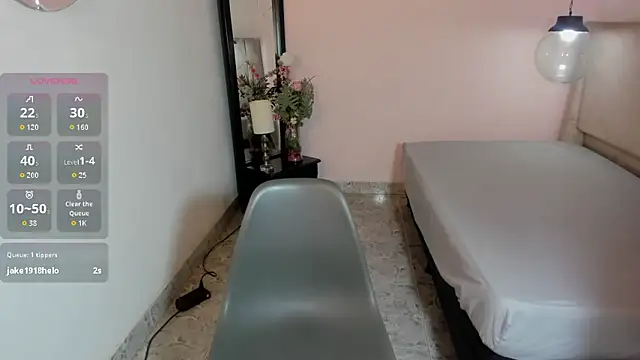 CharlotteKing8 online show from March 5, 2026, 12:02 pm