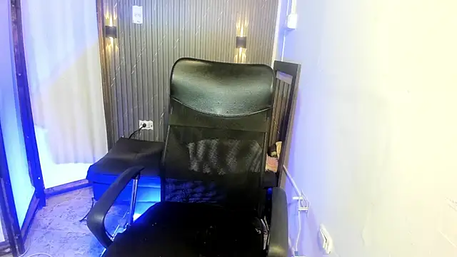 CharlotteKing8 online show from March 17, 2026, 12:30 pm