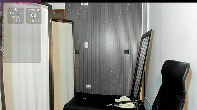 CharlotteKing8 online show from March 14, 2026, 12:33 pm