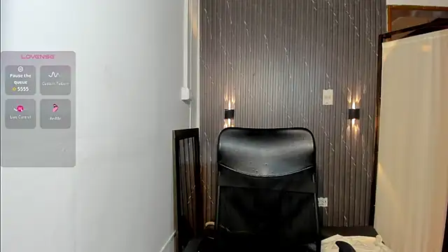 CharlotteKing8 online show from March 9, 2026, 12:09 pm