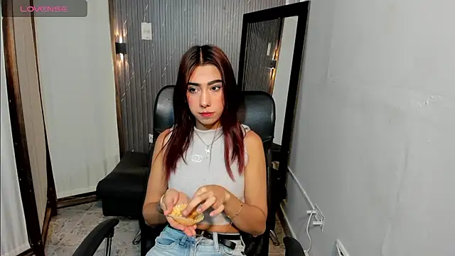 CharlotteKing8 online show from March 12, 2026, 11:25 am