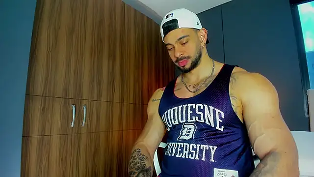 massimo visconti online show from April 16, 2026, 1:34 pm