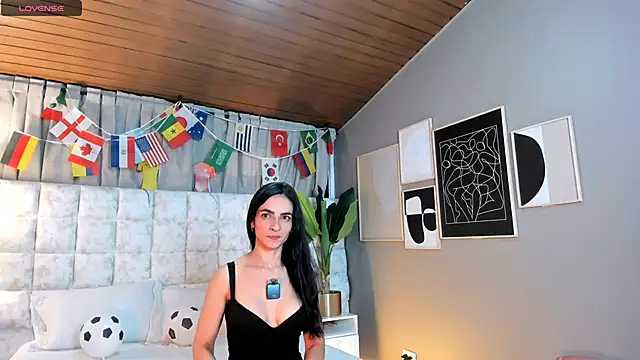 Snapshot of Samantha_Velle chatting on June 12, 2026, 2:48 pm Samantha Velle online show from June 12, 2026, 2:48 pm