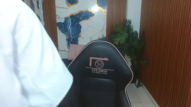 Lyra tay online show from April 8, 2026, 7:15 pm