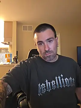 Biggbaddwulf7 online show from May 13, 2026, 10:33 am