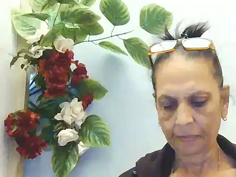 Snapshot of Hot_queen58 chatting on June 5, 2026, 9:48 am Hot queen58 online show from June 5, 2026, 9:48 am