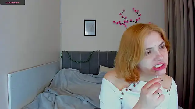 DellaRows online show from April 10, 2026, 4:08 am